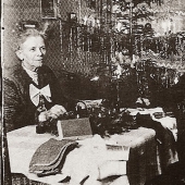 The story of a family that was photographed every Christmas from 1900 to 1942