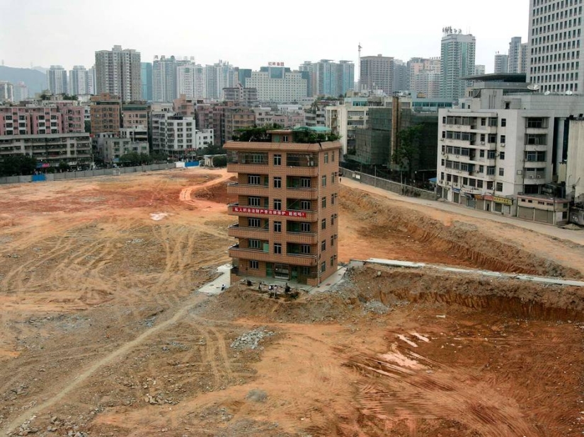 The struggle of the Chinese with the authorities