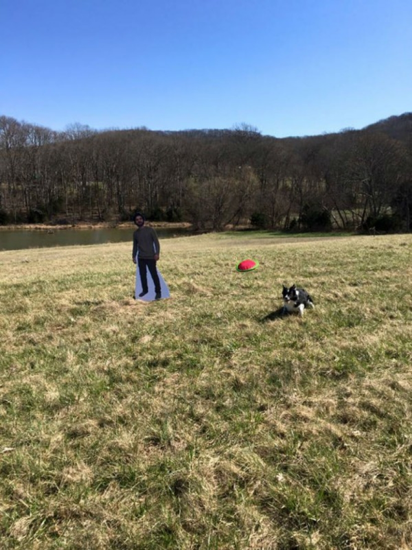 The student sent his mother a full-length photo of himself, and this is what she did with it