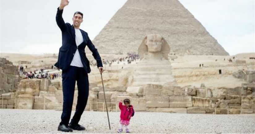 The tallest man in the world and the smallest woman met, and it's like a fairy tale
