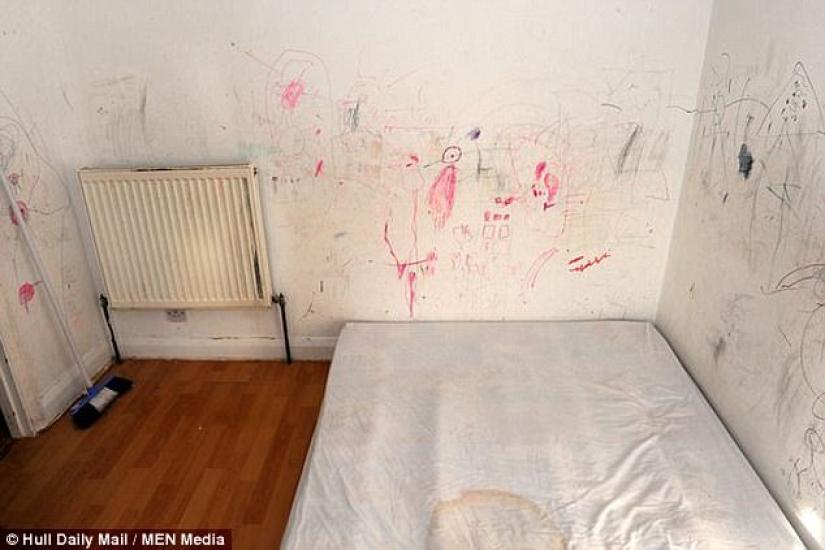 The tenants ran away from the rented house, leaving behind dirt, debts and an unhappy dog The tenants ran away from the rented house, leaving behind dirt, debts and an unhappy dog