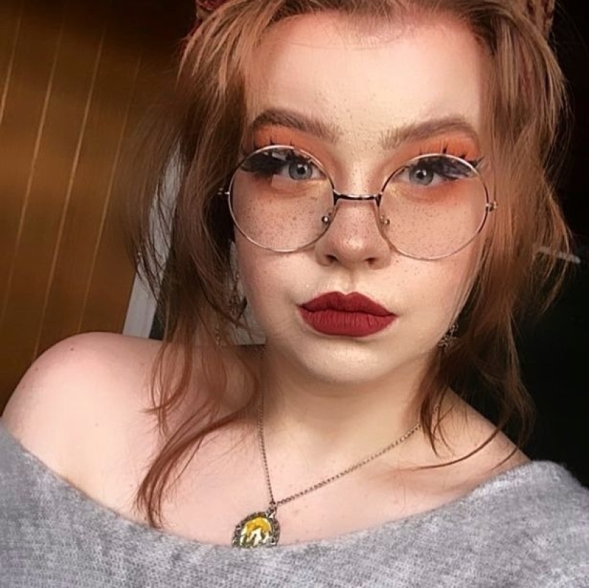 The Tik-Tok star calls herself a witch and makes good money on witchcraft