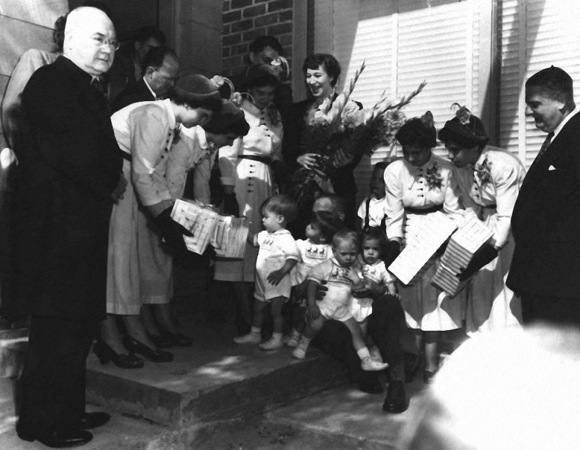 The tragic fate of the Dion quintuplets