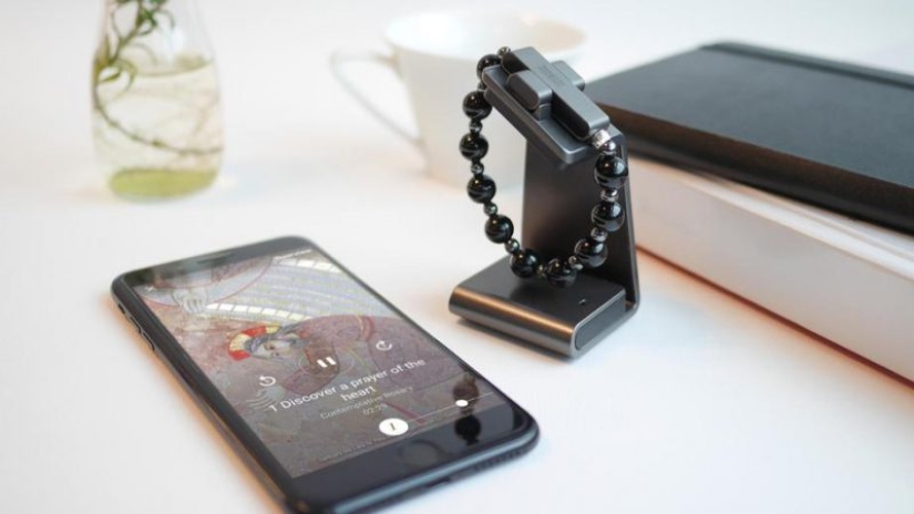 The Vatican has introduced the "smart" eRosary rosary, which will teach you to pray and help you count calories