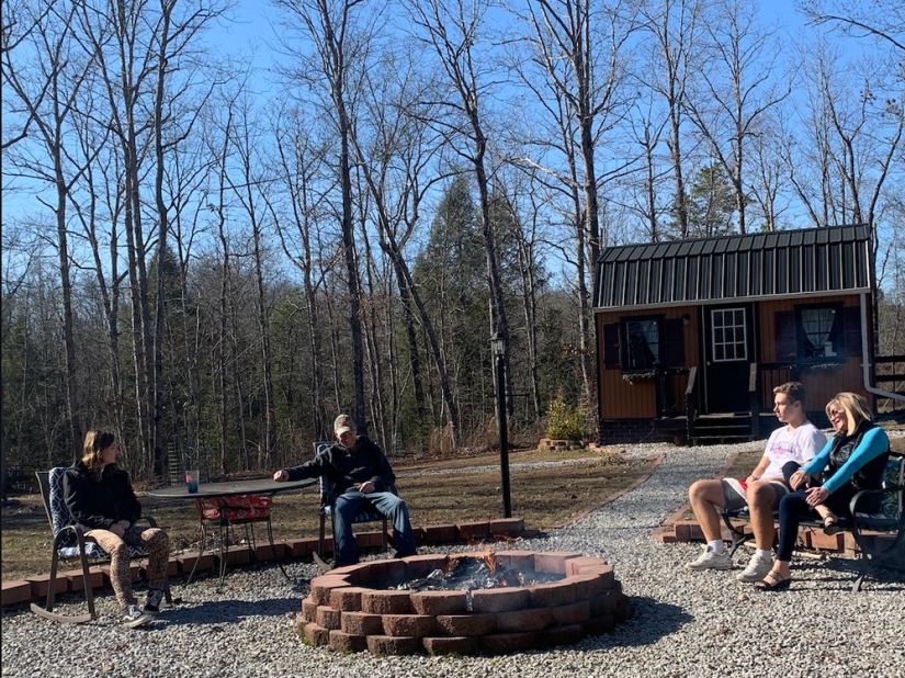 The village of introverts, or Every American child has a separate house