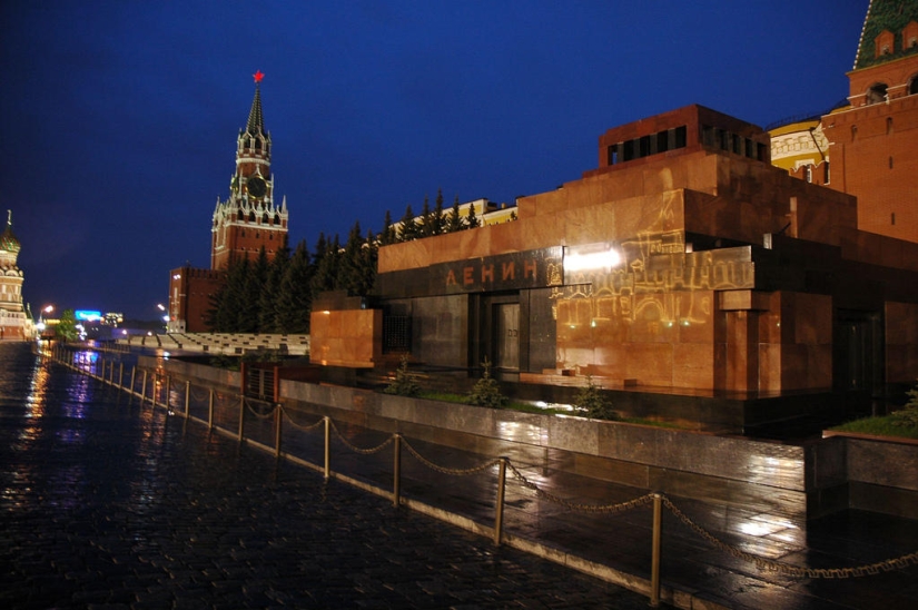 The whole truth about tourist attractions