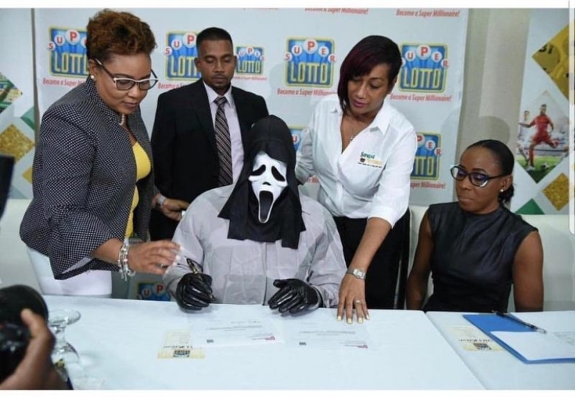 The winner of the lottery in Jamaica did not give beggars and robbers a single chance