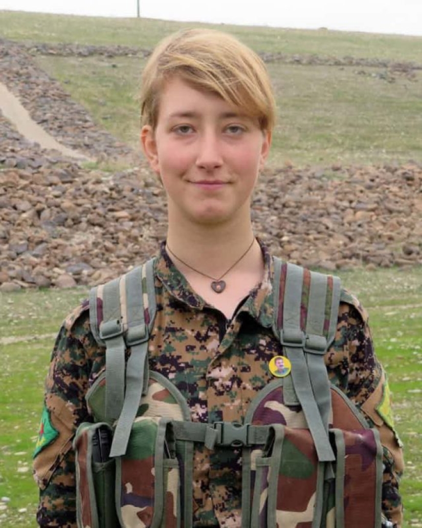 The woman who went to fight: the father found out how his daughter, who fought in Syria against ISIS, died