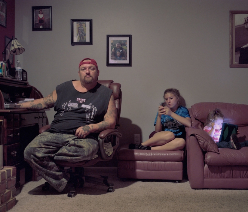 The worst commentators of the Network in the "Internet Warriors" photo project