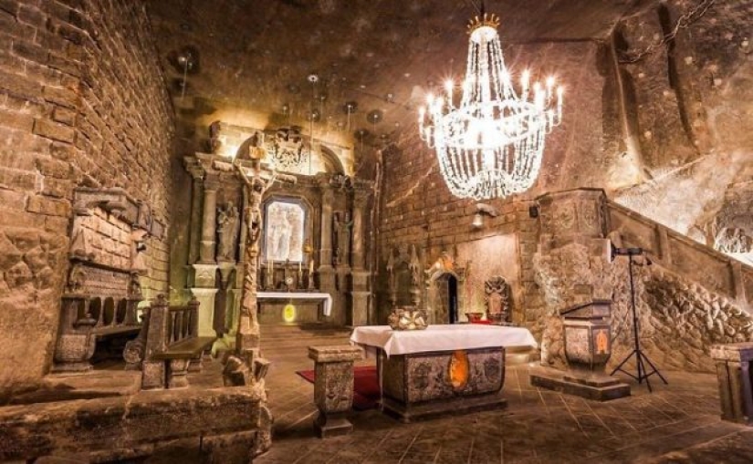 There is a salt mine in Poland with underground lakes, chapels and salt chandeliers, and it looks unreal