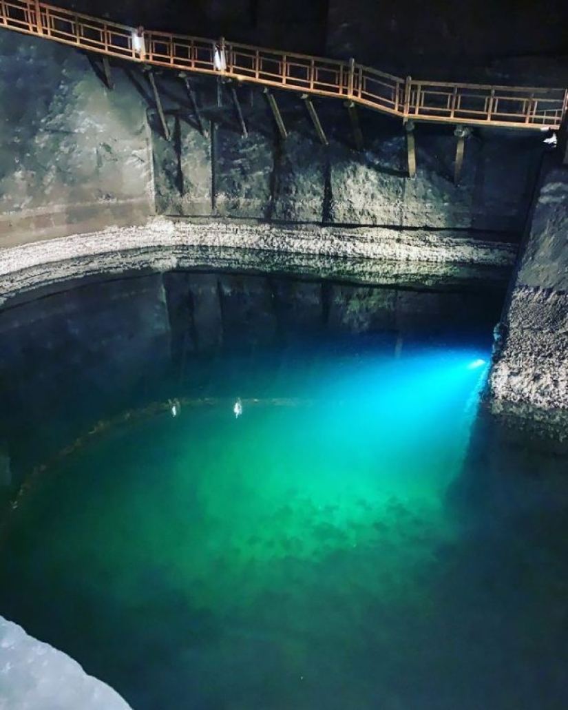 There is a salt mine in Poland with underground lakes, chapels and salt chandeliers, and it looks unreal