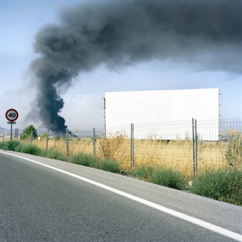 "There is no adblock on you!": the artist imagined what life would look like without advertising