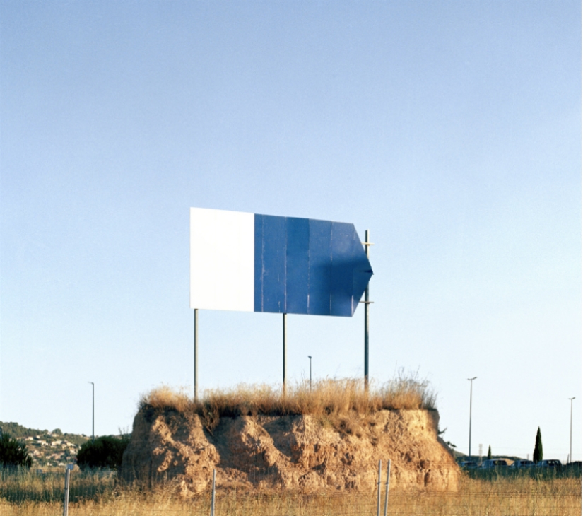 "There is no adblock on you!": the artist imagined what life would look like without advertising