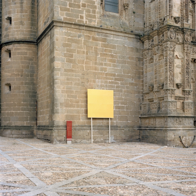 "There is no adblock on you!": the artist imagined what life would look like without advertising