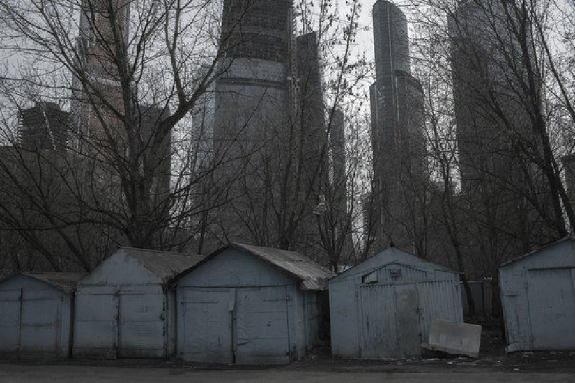 There is no place for tourists here: world attractions taken from an extremely unfavorable angle There is no place for tourists here: world attractions taken from an extremely unfavorable angle