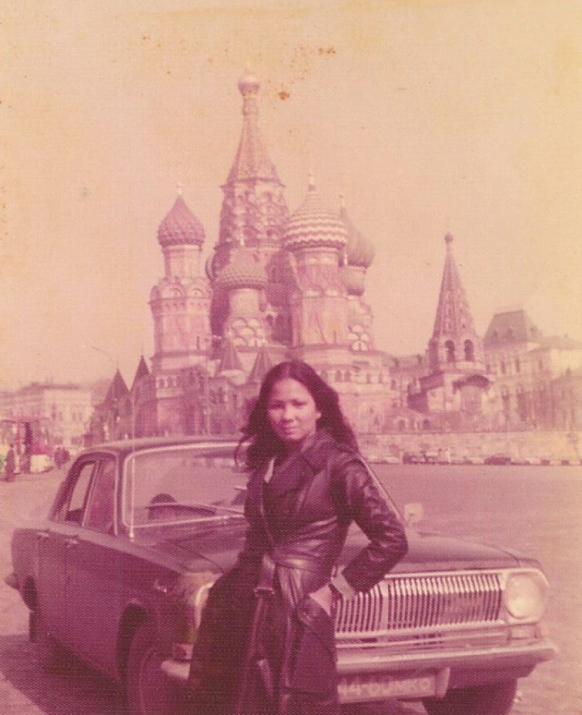"There were people in our time": retrophotographs of parents who are cooler than their children