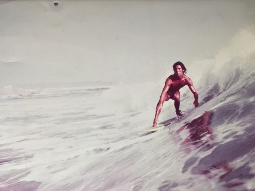 "There were people in our time": retrophotographs of parents who are cooler than their children