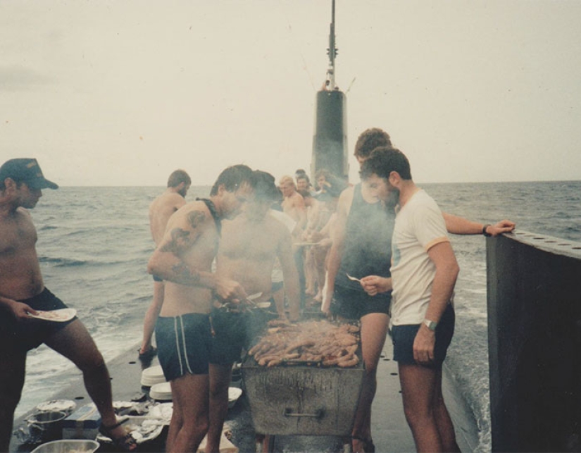 "There were people in our time": retrophotographs of parents who are cooler than their children