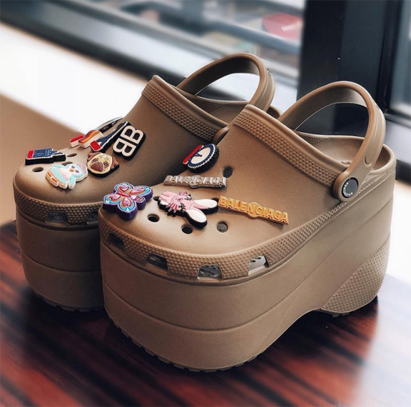 These designer crocs on the platform are disassembled for $ 850!