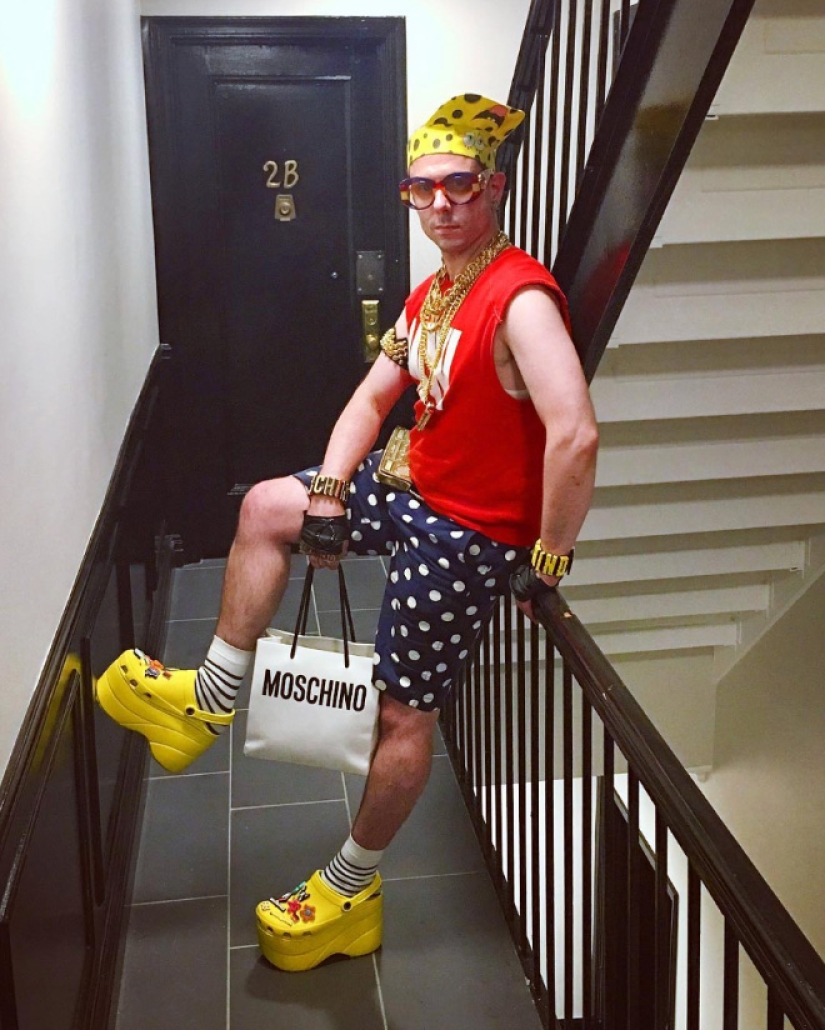 These designer crocs on the platform are disassembled for $ 850!