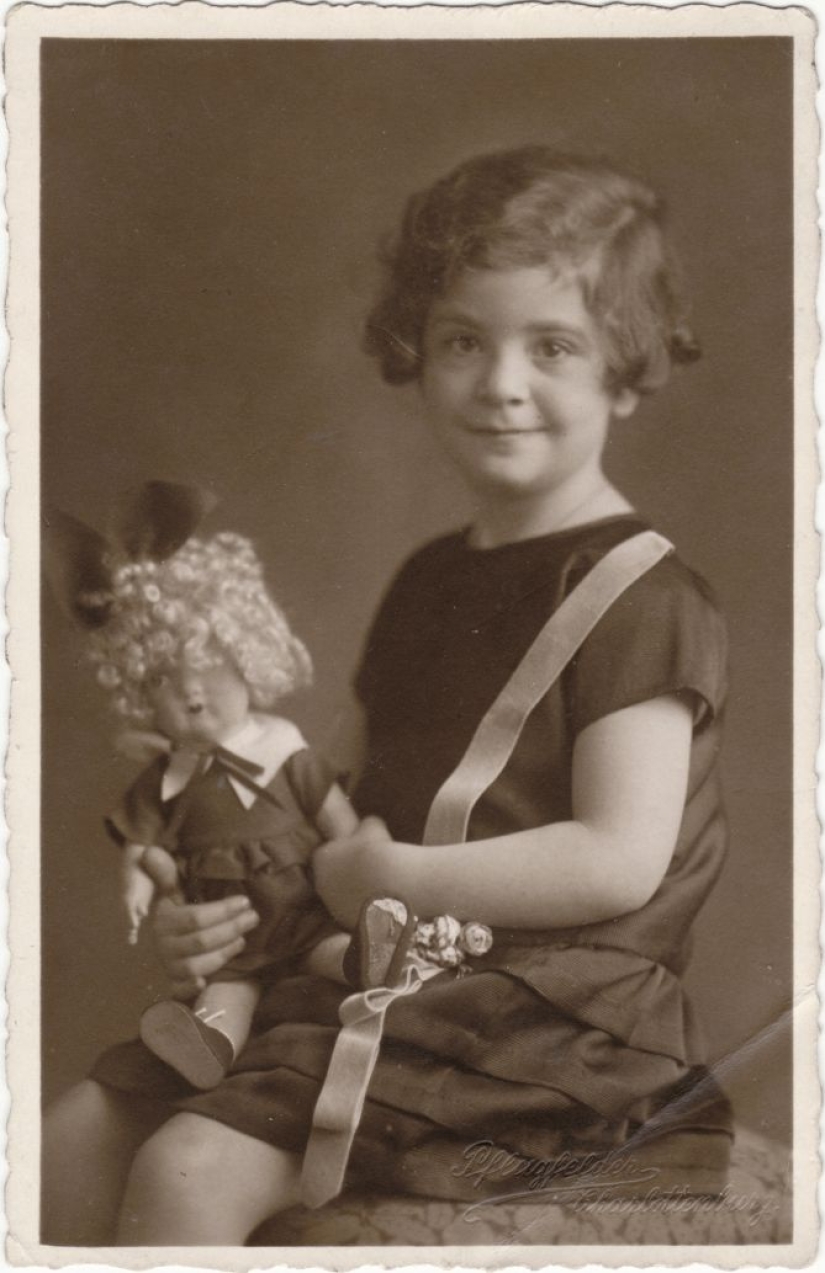 They didn't have time to play enough dolls They didn't have time to play enough dolls