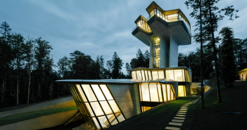 "This is a different level of enjoyment of life": the world's only residential building designed by Zaha Hadid near Moscow "This is a different level of enjoyment of life": the world's only residential building designed by Zaha Hadid near Moscow
