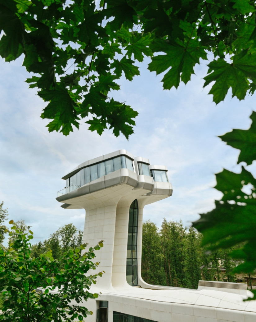 "This is a different level of enjoyment of life": the world's only residential building designed by Zaha Hadid near Moscow "This is a different level of enjoyment of life": the world's only residential building designed by Zaha Hadid near Moscow