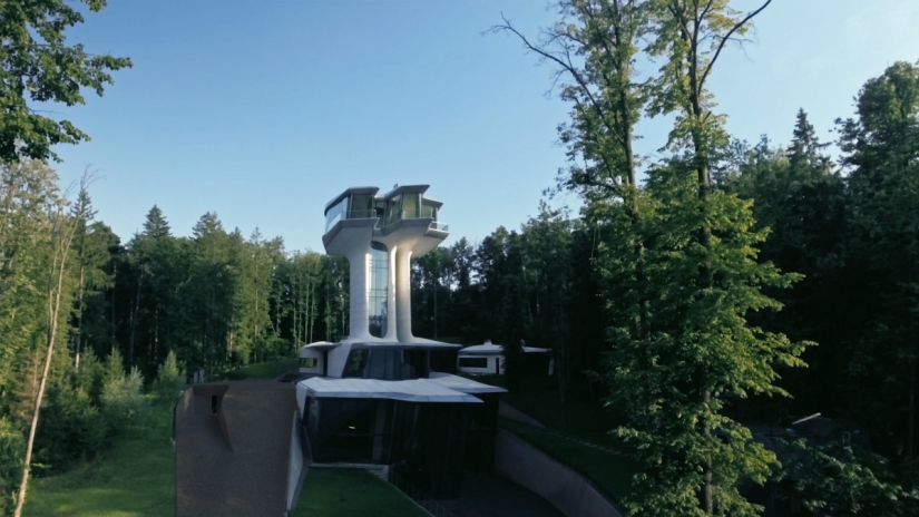 "This is a different level of enjoyment of life": the world's only residential building designed by Zaha Hadid near Moscow "This is a different level of enjoyment of life": the world's only residential building designed by Zaha Hadid near Moscow