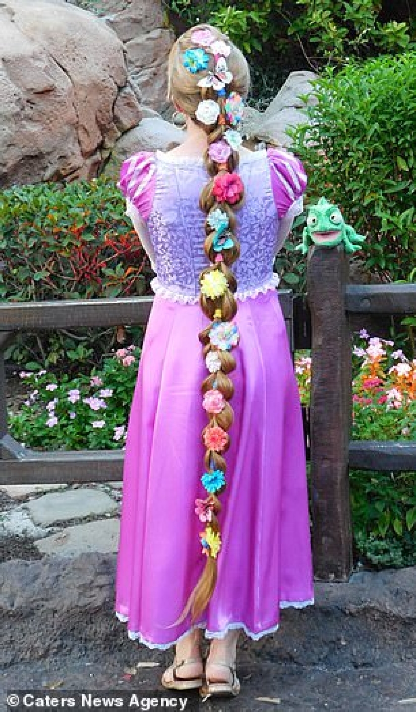 Three nuts for Rapunzel: long and luxurious hair thanks to peanut butter