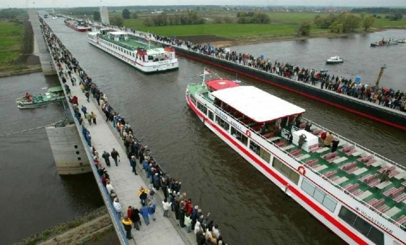 Three of the most impressive water bridges in the world