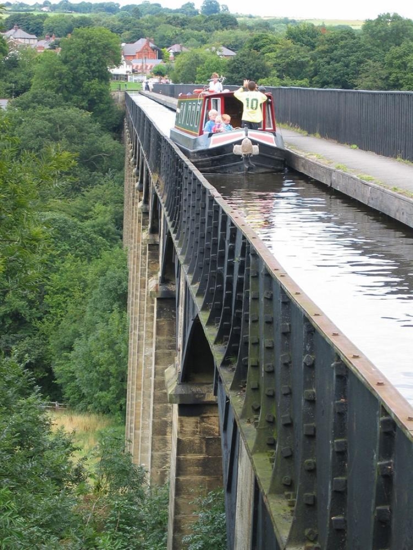 Three of the most impressive water bridges in the world