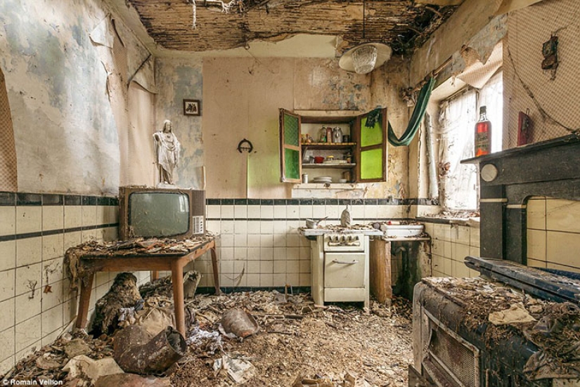 Time sleeps here: the beauty of the ruins in the lens of French photographer Roman Veyon