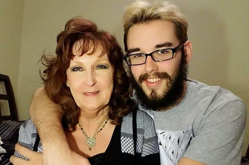 Todas las edades son sumisas al amor: chico de 19 años y su esposa de 72 años