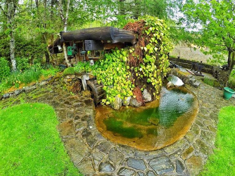 Tolkien fan built the Hobbit house with his own hands and has been living in it for 20 years