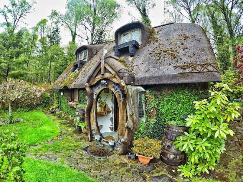 Tolkien fan built the Hobbit house with his own hands and has been living in it for 20 years