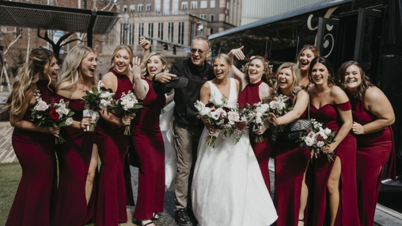 Tom Hanks contó por qué irrumpe en bodas sin invitaciones
