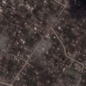 Tonga, golpeada por tsunami, cubierta de cenizas