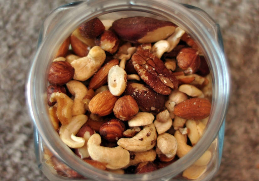 Top 10 foods that make us happy