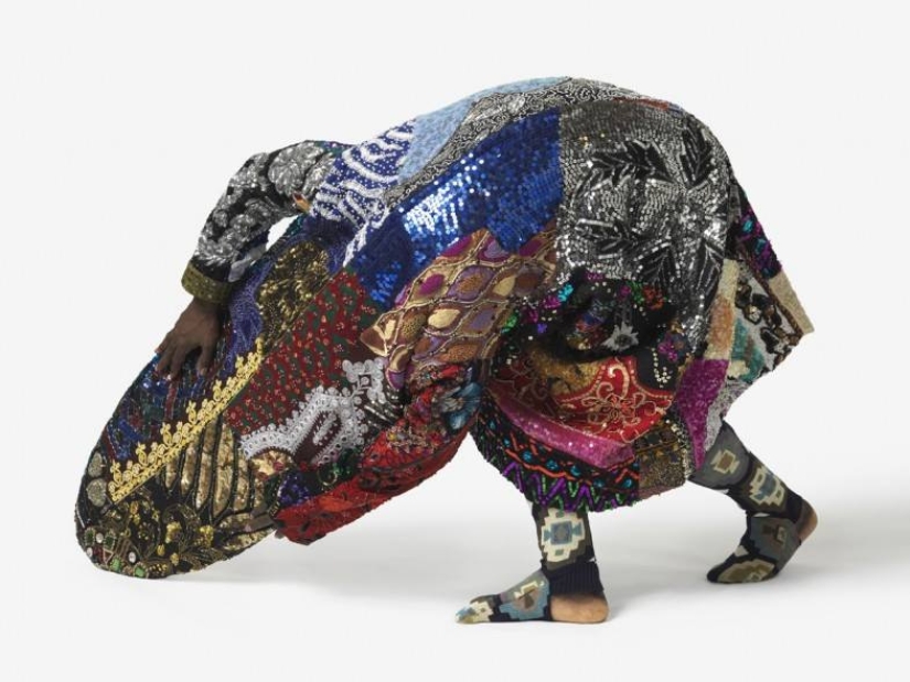 "Trajes de sonido": un pasatiempo muy extraño de Nick Cave, con el que quiere cambiar el mundo