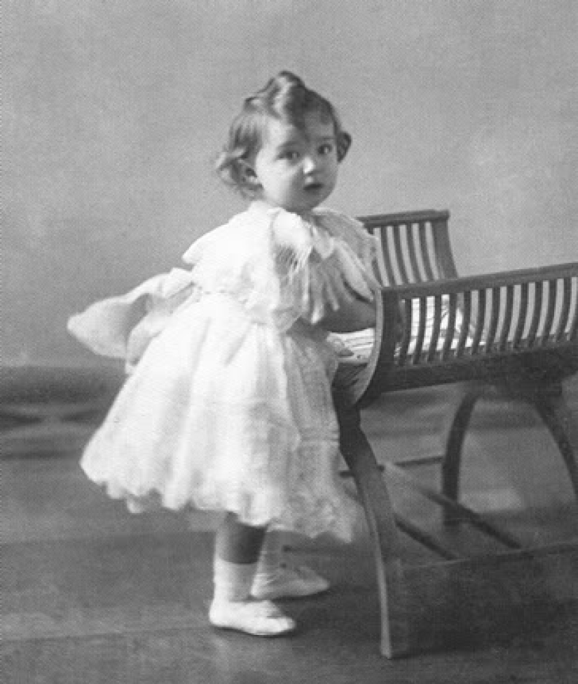 Transgénero últimos siglos: los chicos usaban faldas a la escuela