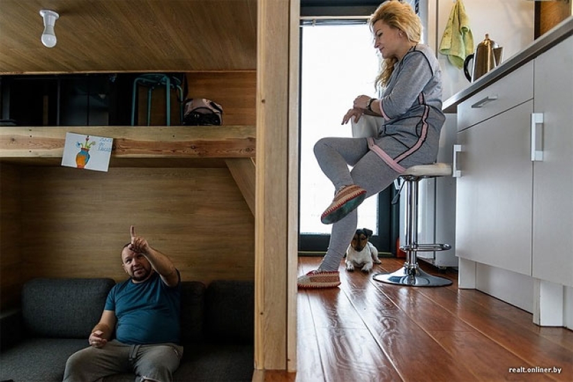 Tres bielorrusos y un perro viven en una casa con una superficie de 16 metros cuadrados