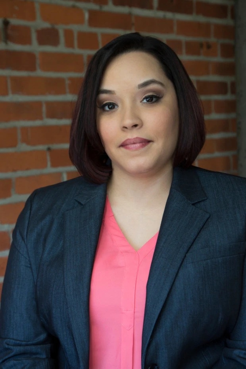 Tres víctimas de una bestia: historias de mujeres que sobrevivieron 9 años de pesadilla en cautiverio de un conductor de autobús escolar Tres víctimas de una bestia: historias de mujeres que sobrevivieron 9 años de pesadilla en cautiverio de un conductor de autobús escolar