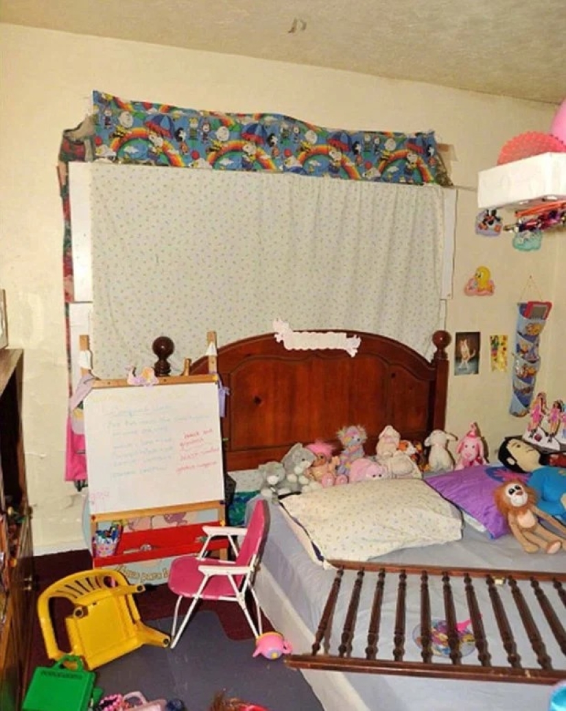 Tres víctimas de una bestia: historias de mujeres que sobrevivieron 9 años de pesadilla en cautiverio de un conductor de autobús escolar Tres víctimas de una bestia: historias de mujeres que sobrevivieron 9 años de pesadilla en cautiverio de un conductor de autobús escolar