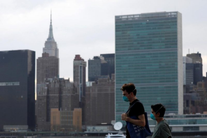 Trucks with dozens of corpses have been found in New York, some of them have already begun to decompose