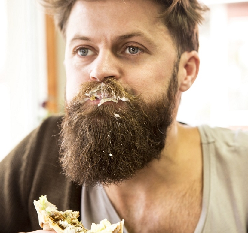 Un accesorio milagroso para un bigote hipster Un accesorio milagroso para un bigote hipster