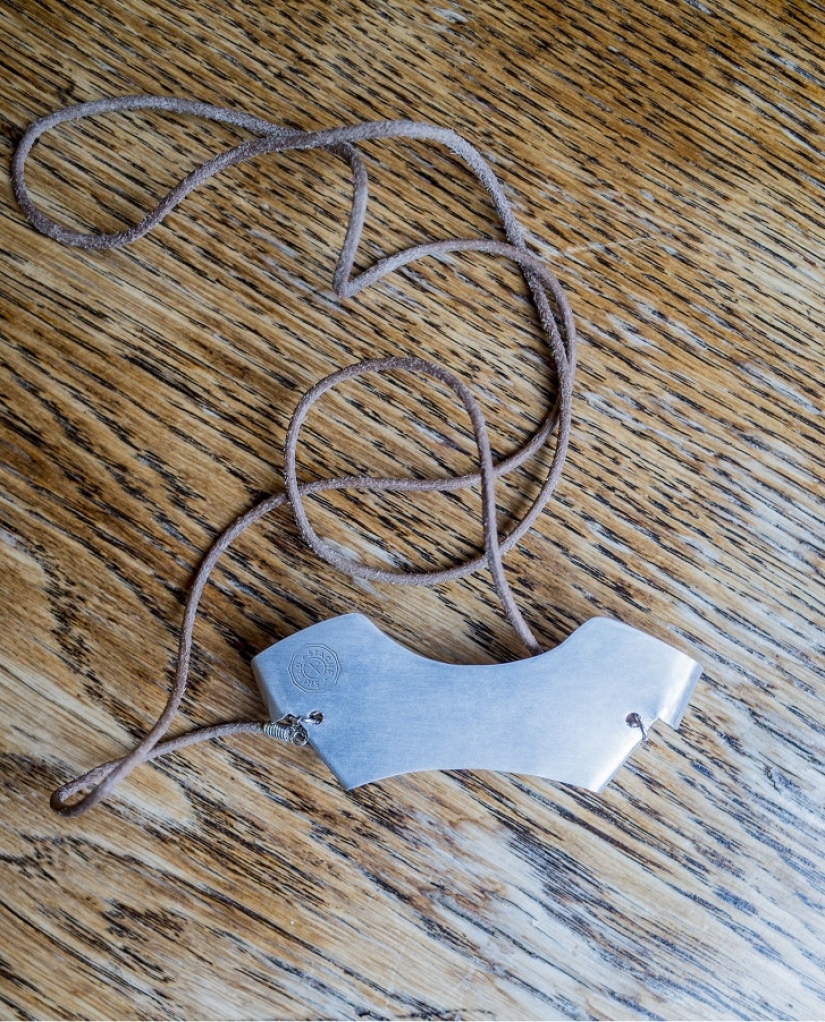 Un accesorio milagroso para un bigote hipster Un accesorio milagroso para un bigote hipster