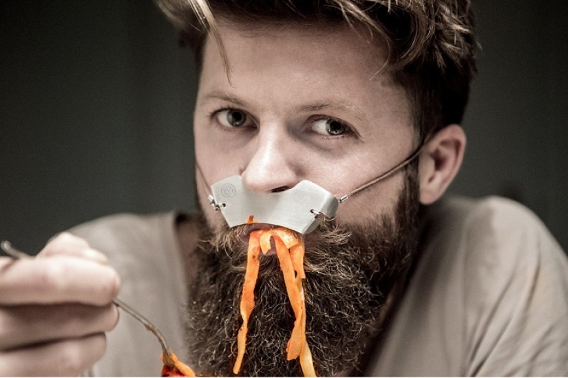 Un accesorio milagroso para un bigote hipster Un accesorio milagroso para un bigote hipster