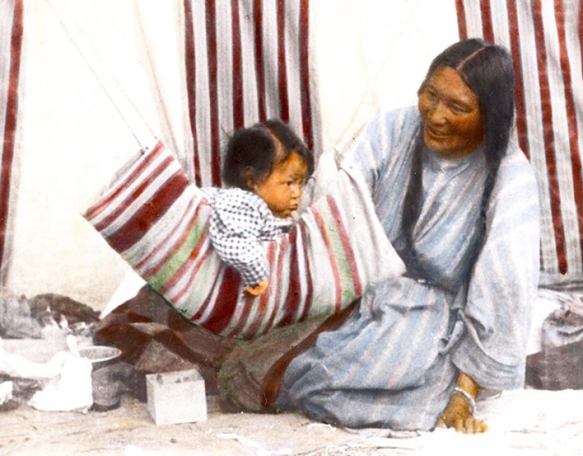 Un americano encontró fotos en color de indios de finales del siglo XIX