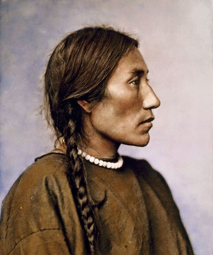 Un americano encontró fotos en color de indios de finales del siglo XIX