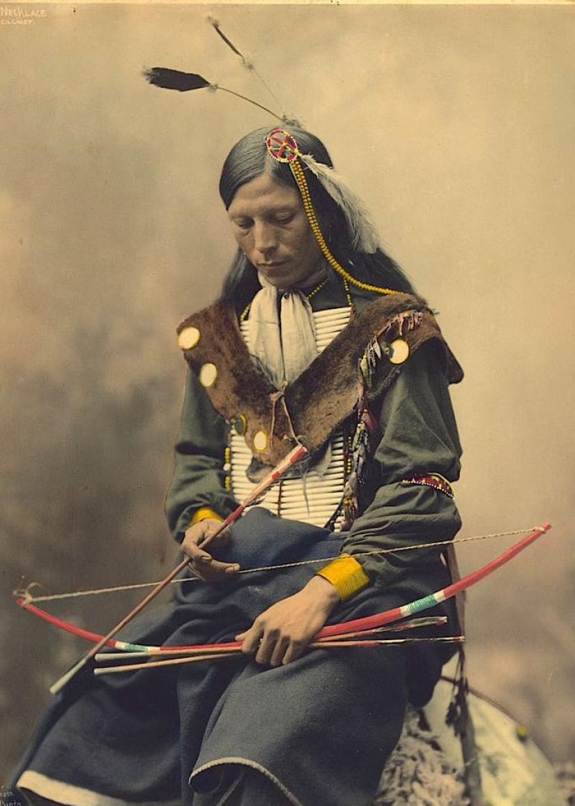 Un americano encontró fotos en color de indios de finales del siglo XIX
